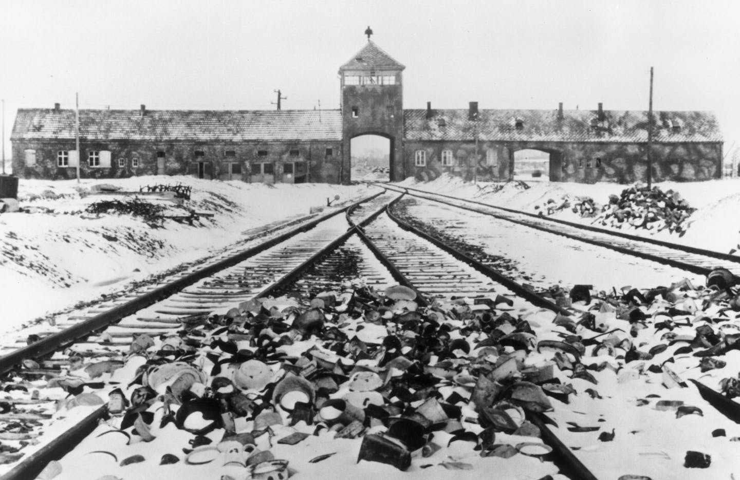 PREDAVANJE BORISA HAJDINJAKA, SLOVENSKE IN PTUJSKE ŽRTVE AUSCHWITZA